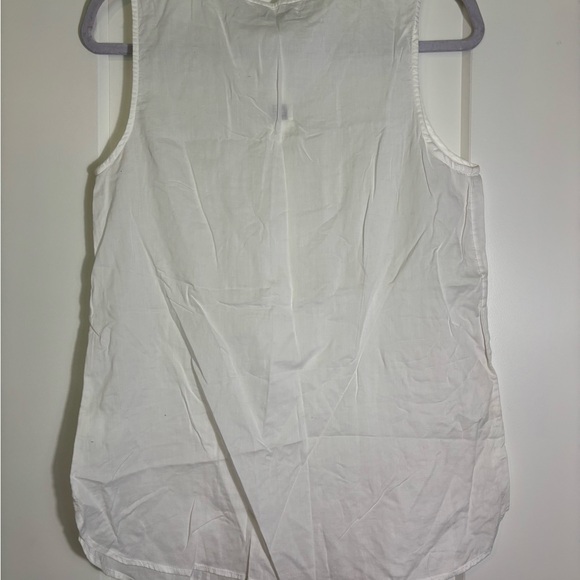 GAP‎ White Sleeveless Blouse Size M NWT - Picture 2 of 3